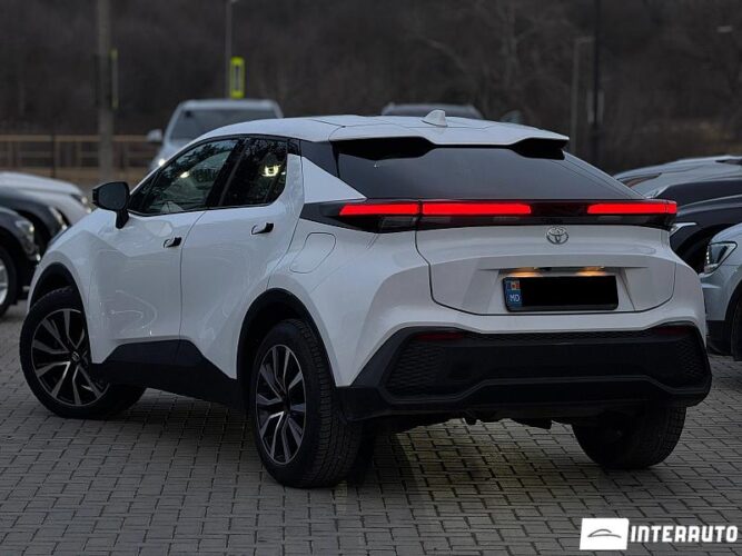 toyota C-HR 2024