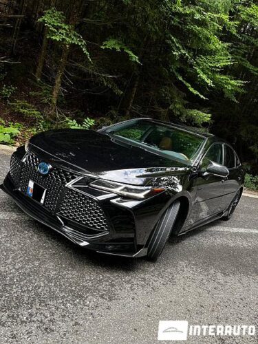 Toyota Avalon 2021 doar la InterAuto