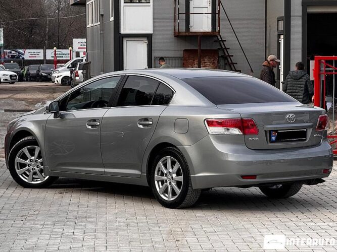 toyota Avensis 2010