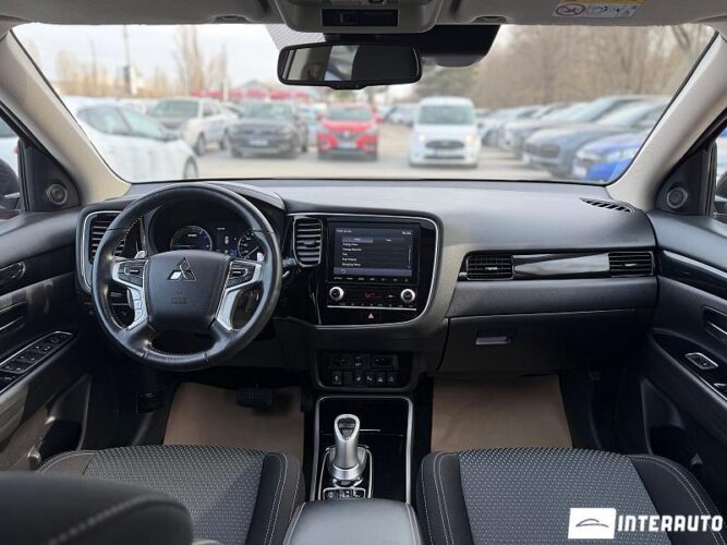 mitsubishi Outlander 2020