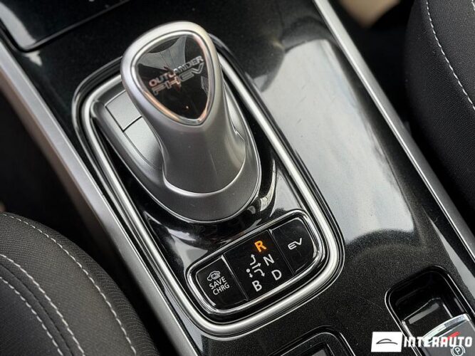 mitsubishi Outlander 2020