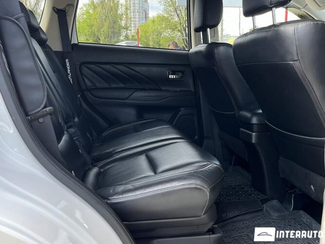 mitsubishi Outlander 2016