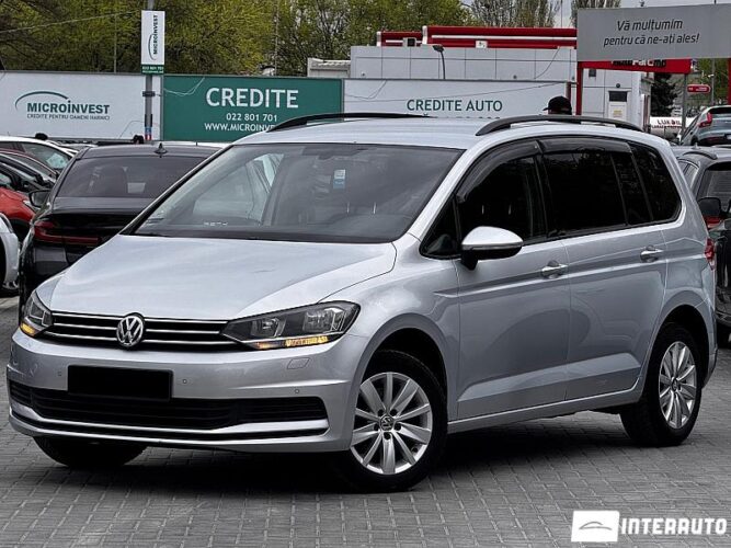 Volkswagen Touran 2016 doar la InterAuto