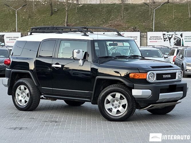 Toyota FJ Cruiser 2006 doar la InterAuto