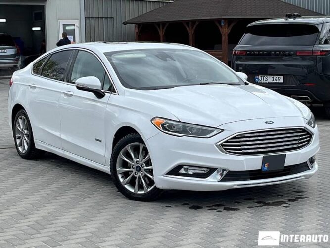 Ford Fusion 2017 doar la InterAuto