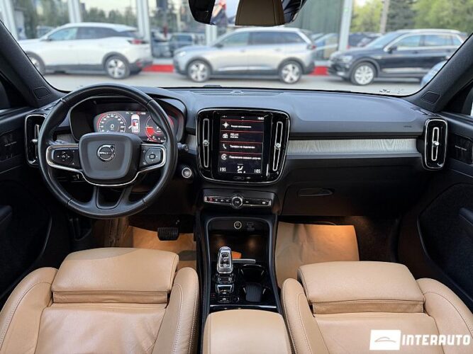 volvo XC 40 2020