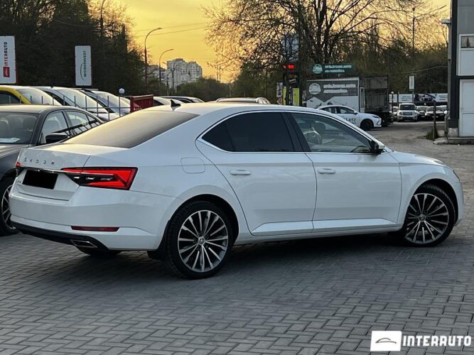 Skoda Superb 35 skoda Superb 2020