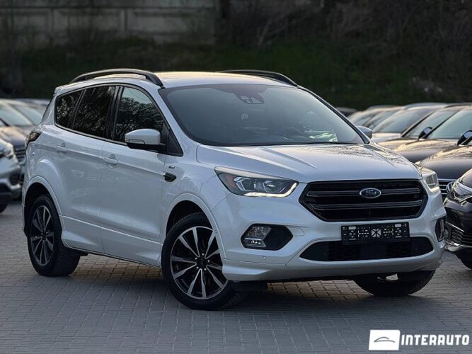 Ford Kuga 2017 doar la InterAuto