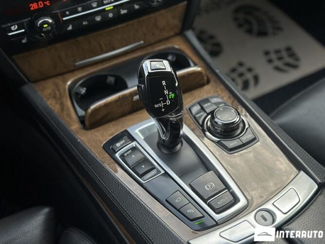 bmw 740 2010
