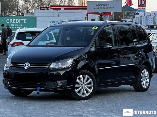 Volkswagen Touran 2014 doar la InterAuto