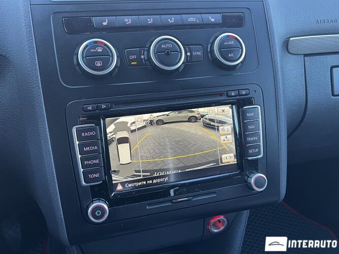 Volkswagen Touran 2014 doar la InterAuto