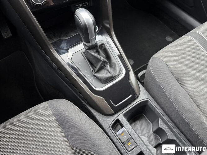 volkswagen T-Roc 2019