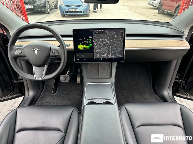 tesla Model Y 2021
