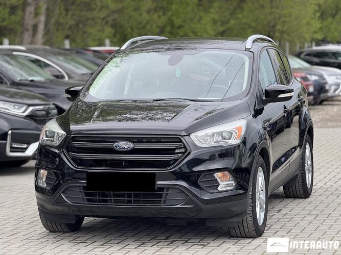 Ford Kuga 2016 doar la InterAuto