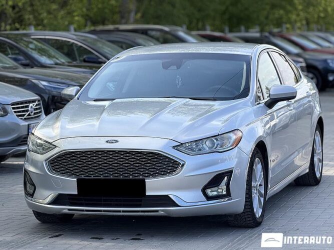 Ford Fusion 2018 doar la InterAuto