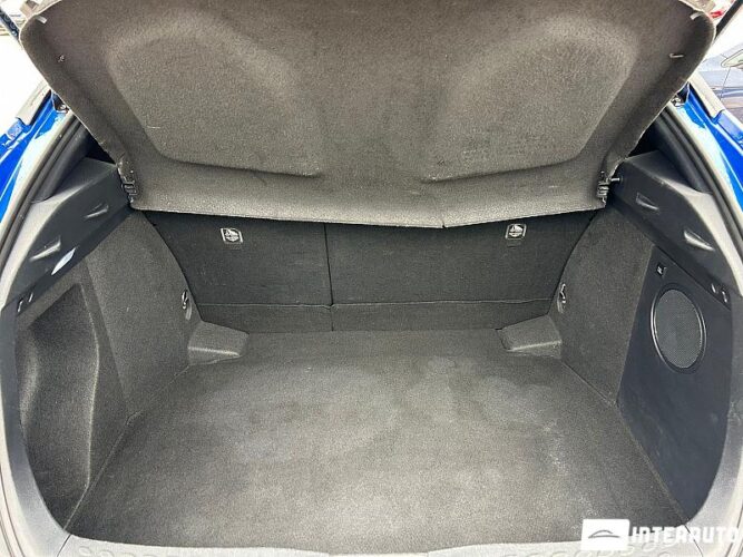 Toyota C-HR 49 toyota C-HR 2017