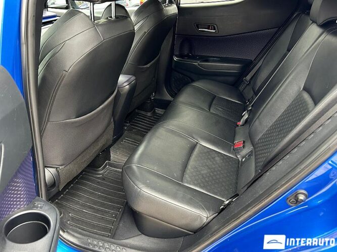 Toyota C-HR 47 toyota C-HR 2017