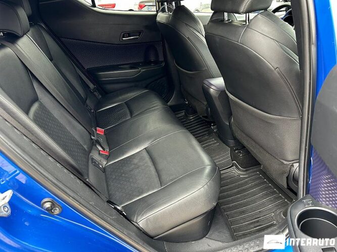 Toyota C-HR 48 toyota C-HR 2017