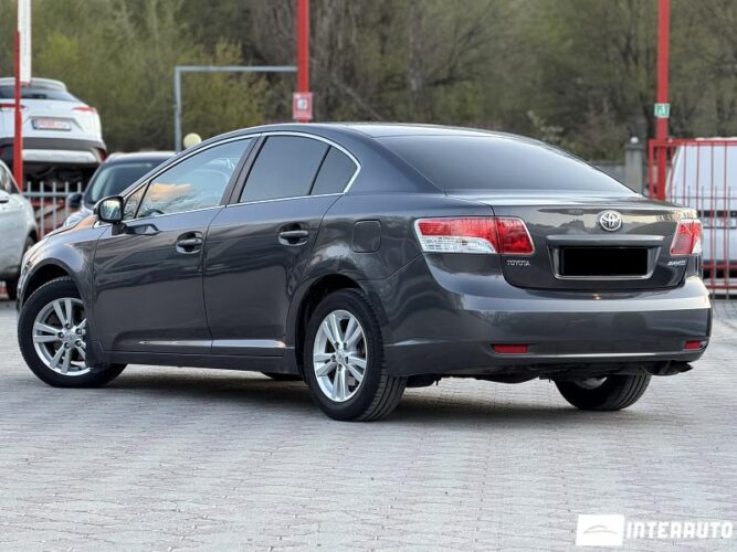 toyota Avensis 2011