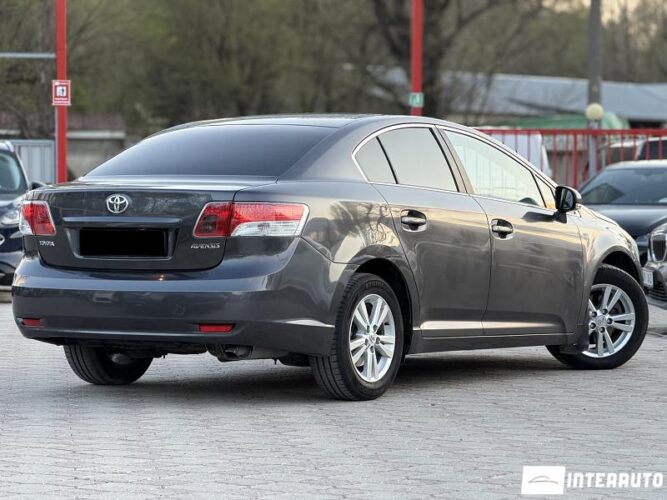 toyota Avensis 2011