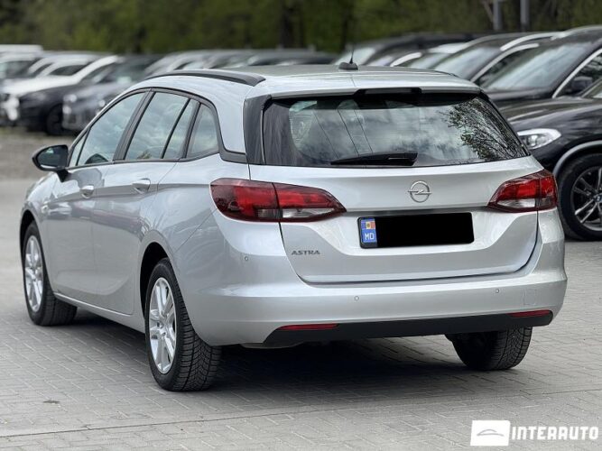 opel Astra 2021