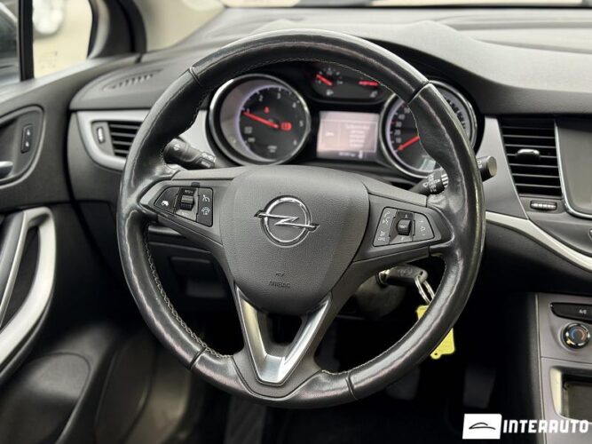 opel Astra 2021
