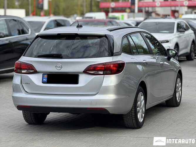 opel Astra 2021