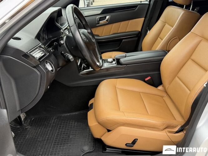 Mercedes E 350 38 mercedes E 350 2010