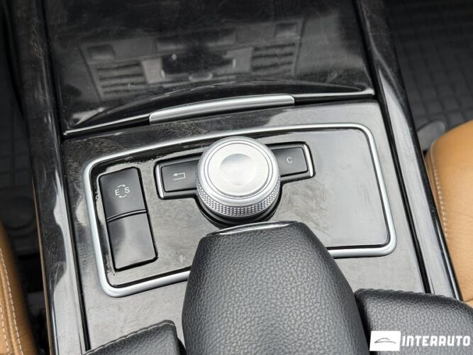 Mercedes E 350 47 mercedes E 350 2010