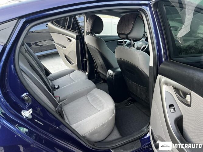 Hyundai Elantra 2013 doar la InterAuto