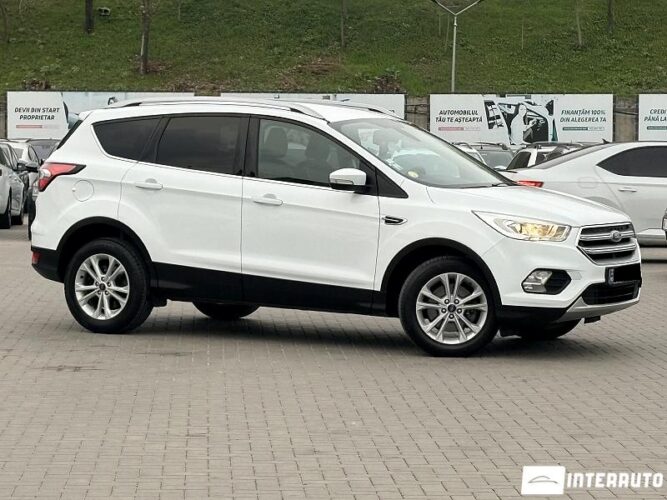 Ford Kuga 2017 doar la InterAuto