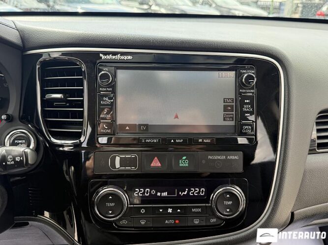 mitsubishi Outlander 2016