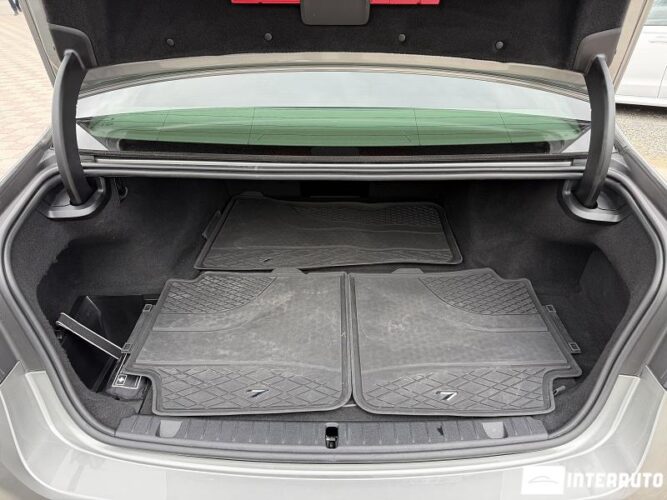 bmw 750e XDrive 2020