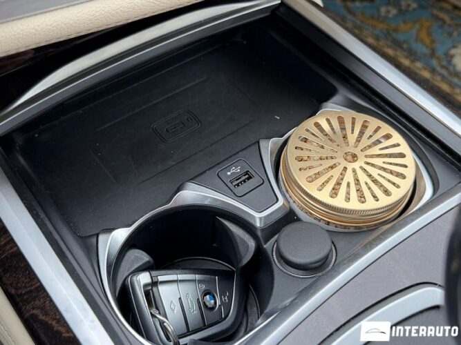 bmw 750e XDrive 2020