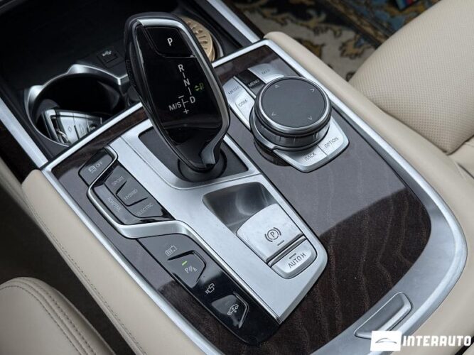 bmw 750e XDrive 2020
