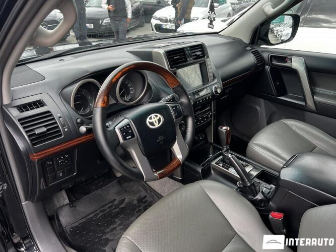 toyota Land Cruiser Prado 2010