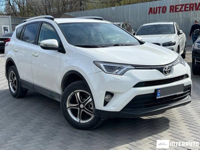 Toyota Rav-4 2015 doar la InterAuto