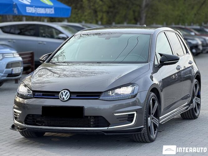 Volkswagen Golf GTE 2015 doar la InterAuto