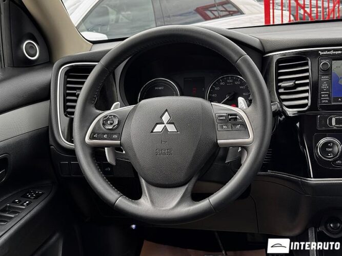mitsubishi Outlander 2015