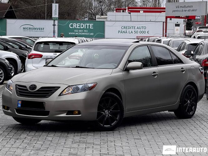 Toyota Camry 2008 doar la InterAuto