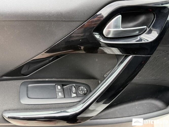 peugeot 208 2019