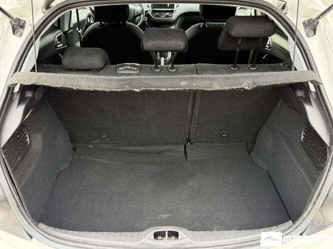 peugeot 208 2019