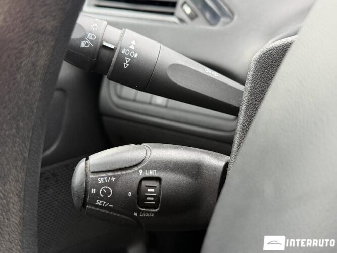 peugeot 208 2019