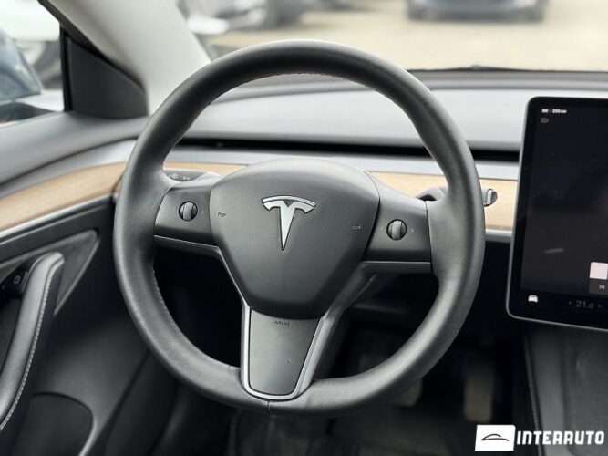tesla Model 3 2023