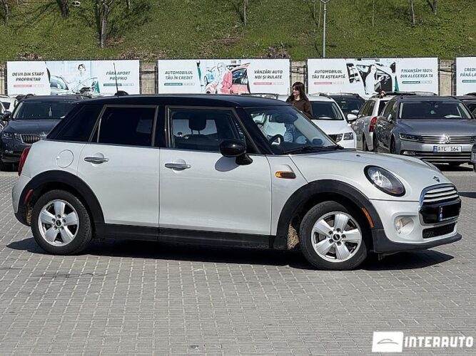 Mini Cooper 2015 doar la InterAuto