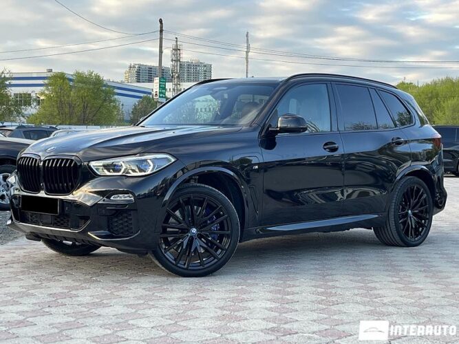 BMW X5 4.5e 2021 doar la InterAuto
