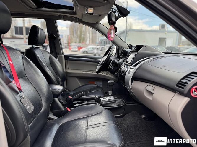 mitsubishi Pajero Sport 2013