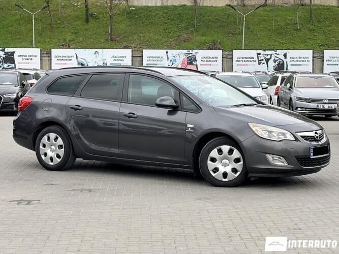 Opel Astra 2011 doar la InterAuto