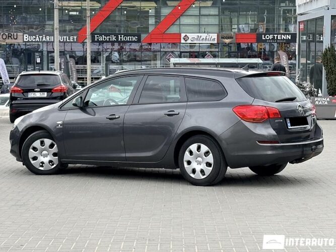 opel Astra 2011