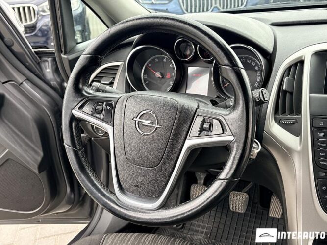 opel Astra 2011